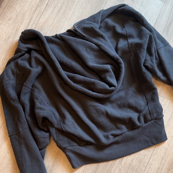 NWOT Abercrombie and Fitch, charcoal long crop hoodie - Picture 4 of 5